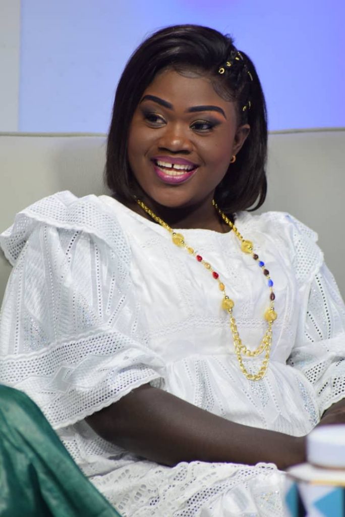 (05 Photos) Thioro Mbar Ndiaye: La Journaliste et Présentatrice au sourire ravageur