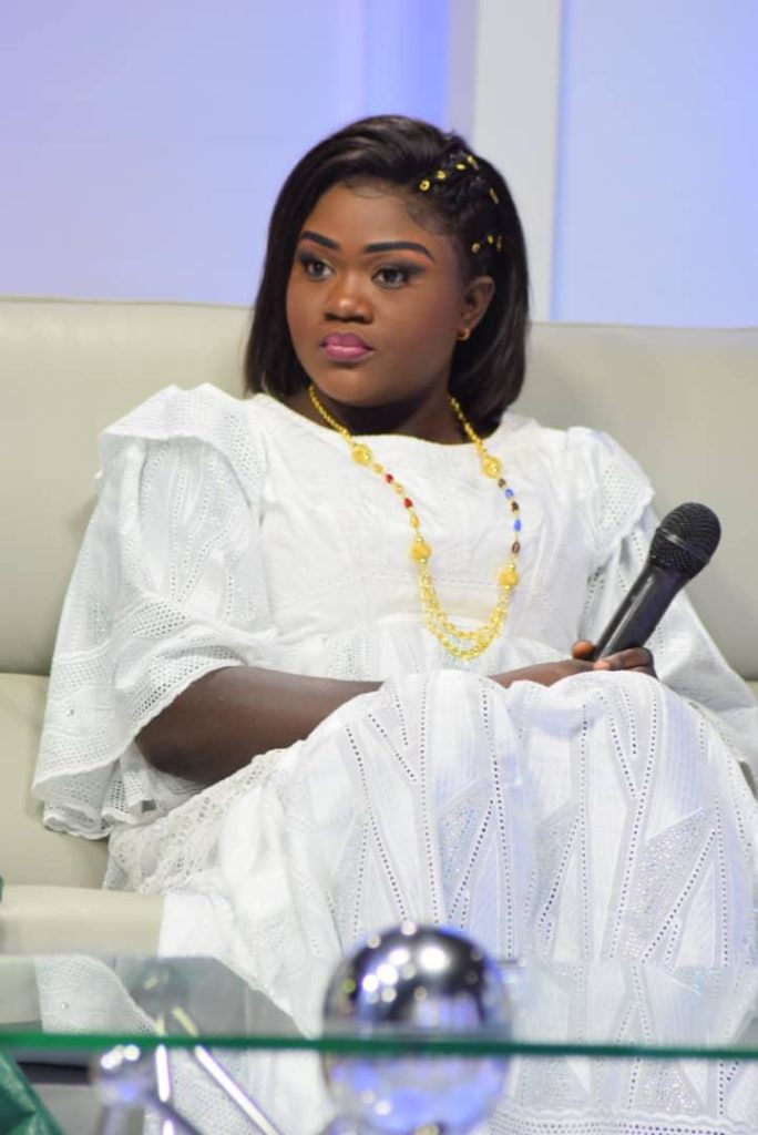 (05 Photos) Thioro Mbar Ndiaye: La Journaliste et Présentatrice au sourire ravageur