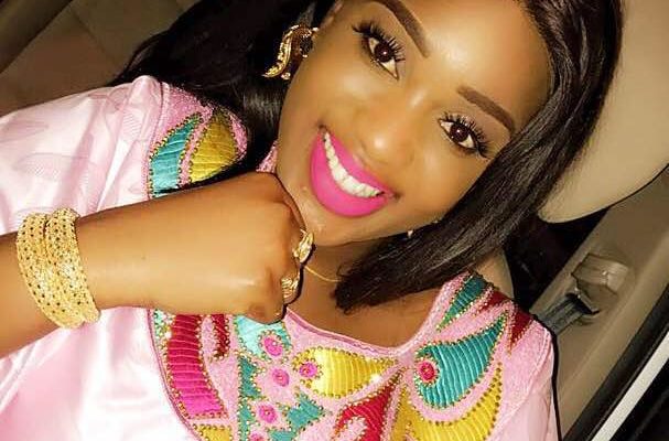 08 Photos : Enfin la douce moitié de Cheikhou Kouyaté Zahra Mbow s’affiche toute radieuse avec le sourire malgré tout…