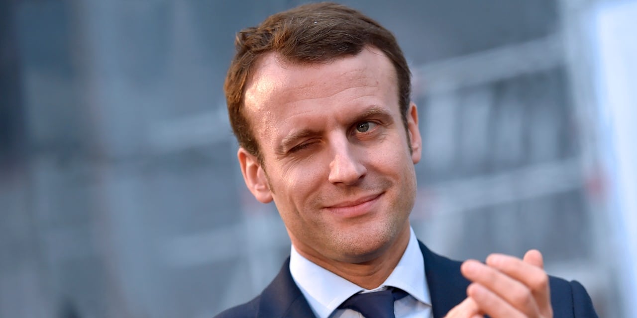 Insolite : Un français arrêté après avoir fait un doigt d'honneur à Macron !