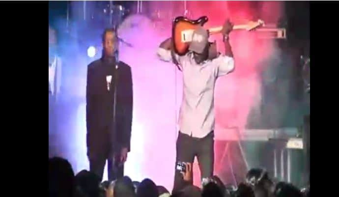 Vidéo: Jimmy Mbaye explose le concert de Youssou Ndour en Gambie