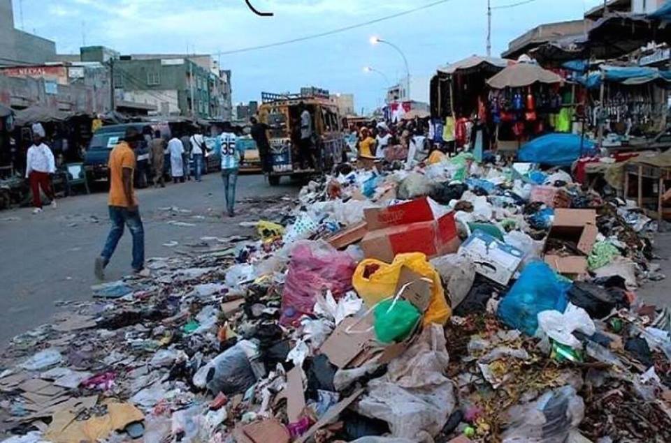Grève des concessionnaires: Sandaga perd ses clients à cause des ordures