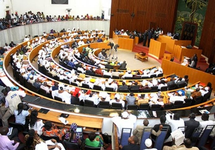 Assemblée- Cheikh Mbacké Bara Doli se lâche sur Niasse et Macky : « Vous détestez Touba et Serigne Touba »