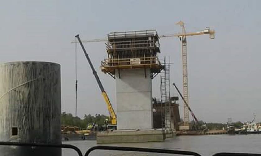 Le pont sur le fleuve Gambie: près de 65% de réalisation