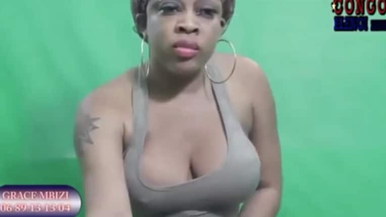 (Vidéo) Une présentatrice congolaise exhibe son sl*p en direct