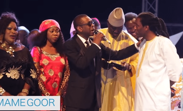 Youssou Ndour chante Mame Goor Diazaaka