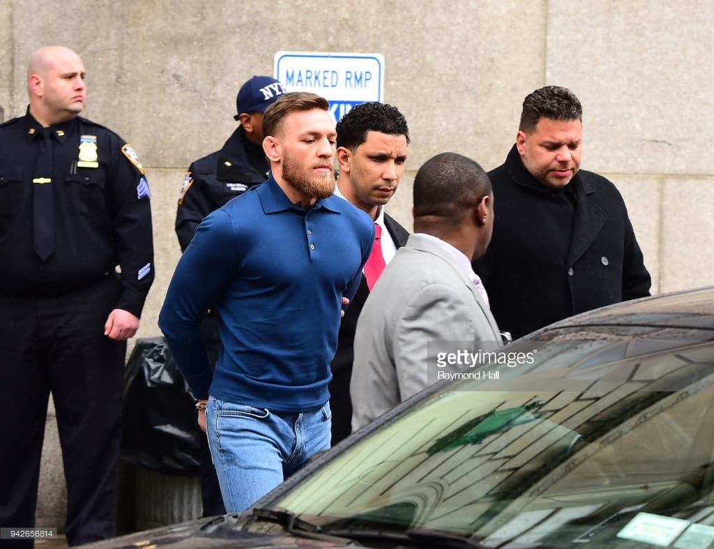 (Vidéo + 14 Photos) - Jet d’objets, vitre cassée : Conor McGregor inculpé à New York pour agression et "hooliganisme"