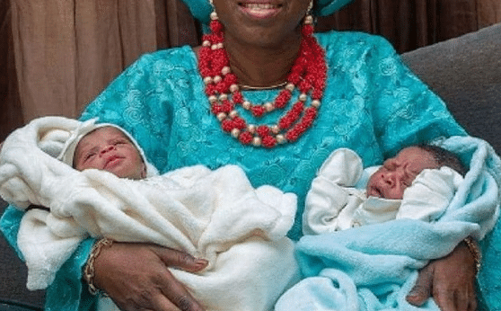 (03 photos) : Une femme de 57 ans donne naissance à des jumelles après 24 ans de mariage 
