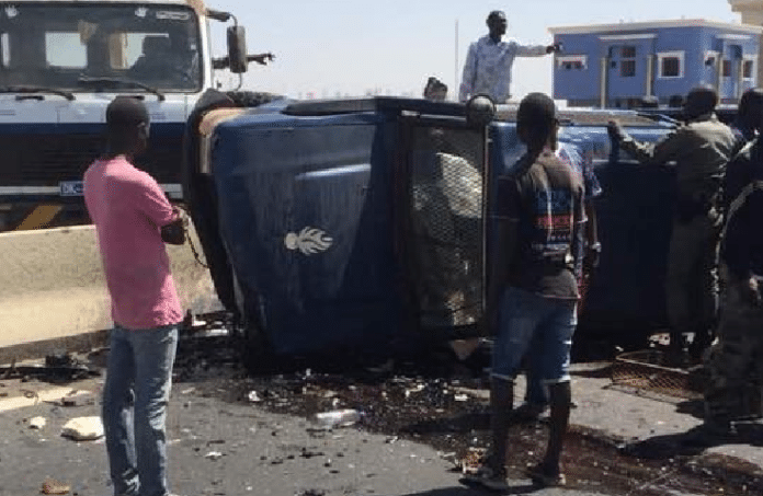 Vélingara : Un minicar se renverse et fait 2 morts et 24 blessés