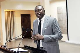 Une Ecole pour la Prise de Parole en Public : La trouvaille de Dr Cheikh Diallo