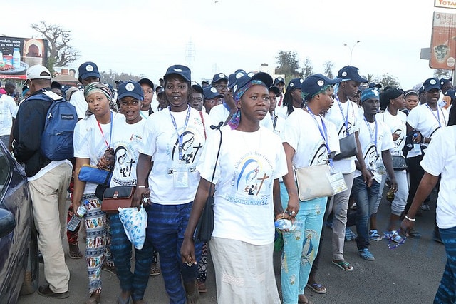 (20Photos): Le départ des marcheurs pour le pèlerinage de Popenguine en images