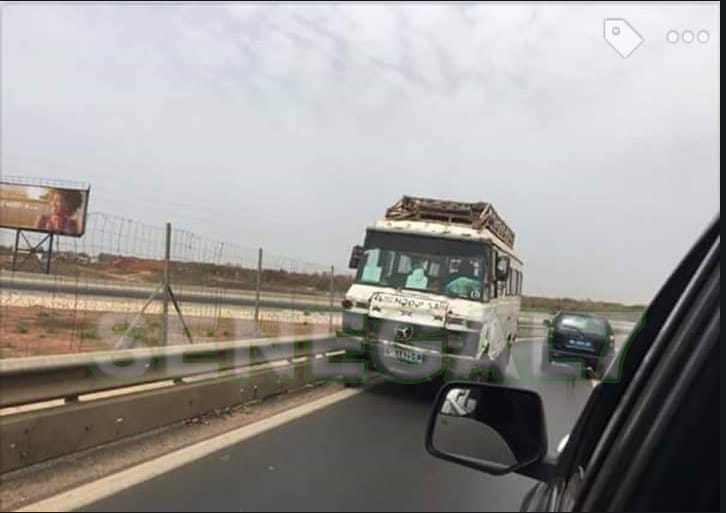 (03 Photos): Incroyable, un chauffeur de ndiaga ndiaye roulait à contresens sur l'autoroute à péage...