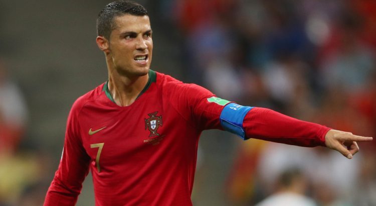 Blessé avec le Portugal : Cristiano Ronaldo sera absent minimum 10 jours.