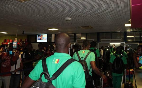 EXCLUSIF : Retard du vol des Lions, Moussa Sow, Salif Sané, Mbaye Niang et Abdoulaye Diallo rentrent en…