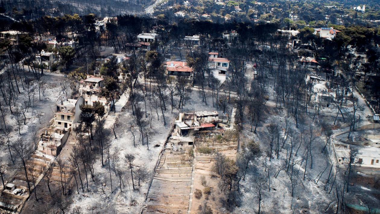 (Photos + Vidéo) Incendies en Grèce : des ravages terribles, au moins 82 morts