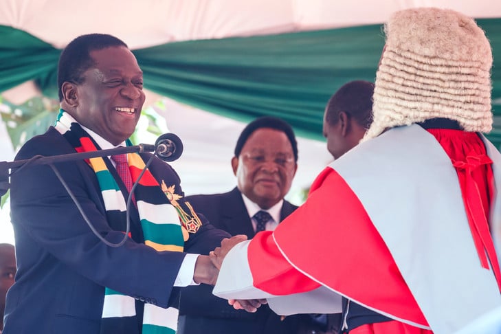 Emmerson Mnangagwa officiellement investi président d’un « nouveau » Zimbabwe