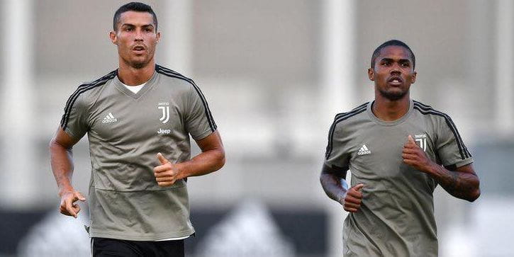 Juventus : Douglas Costa, impressionné par Ronaldo