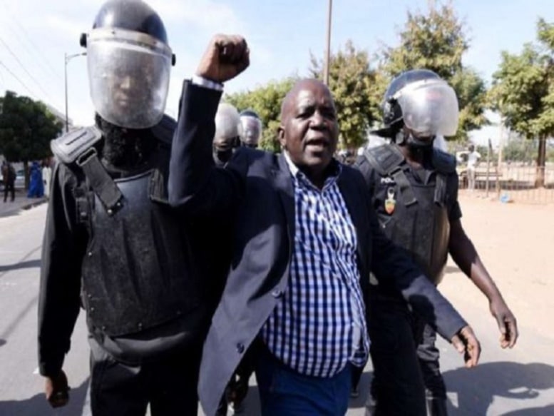 Le Sénégal au bord du gouffre : Violentes répressions policières sur des opposants