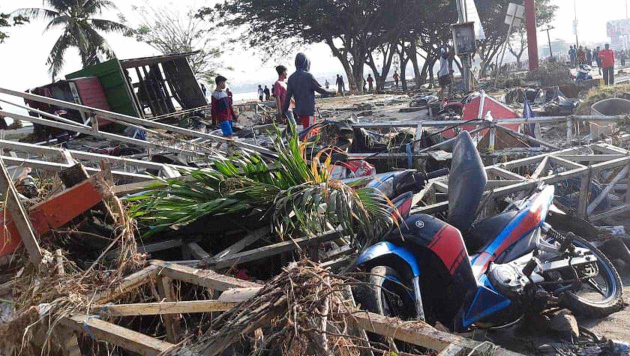 384 morts en Indonésie : Les images effroyables du tsunami sur l’île de Célèbes (vidéo)