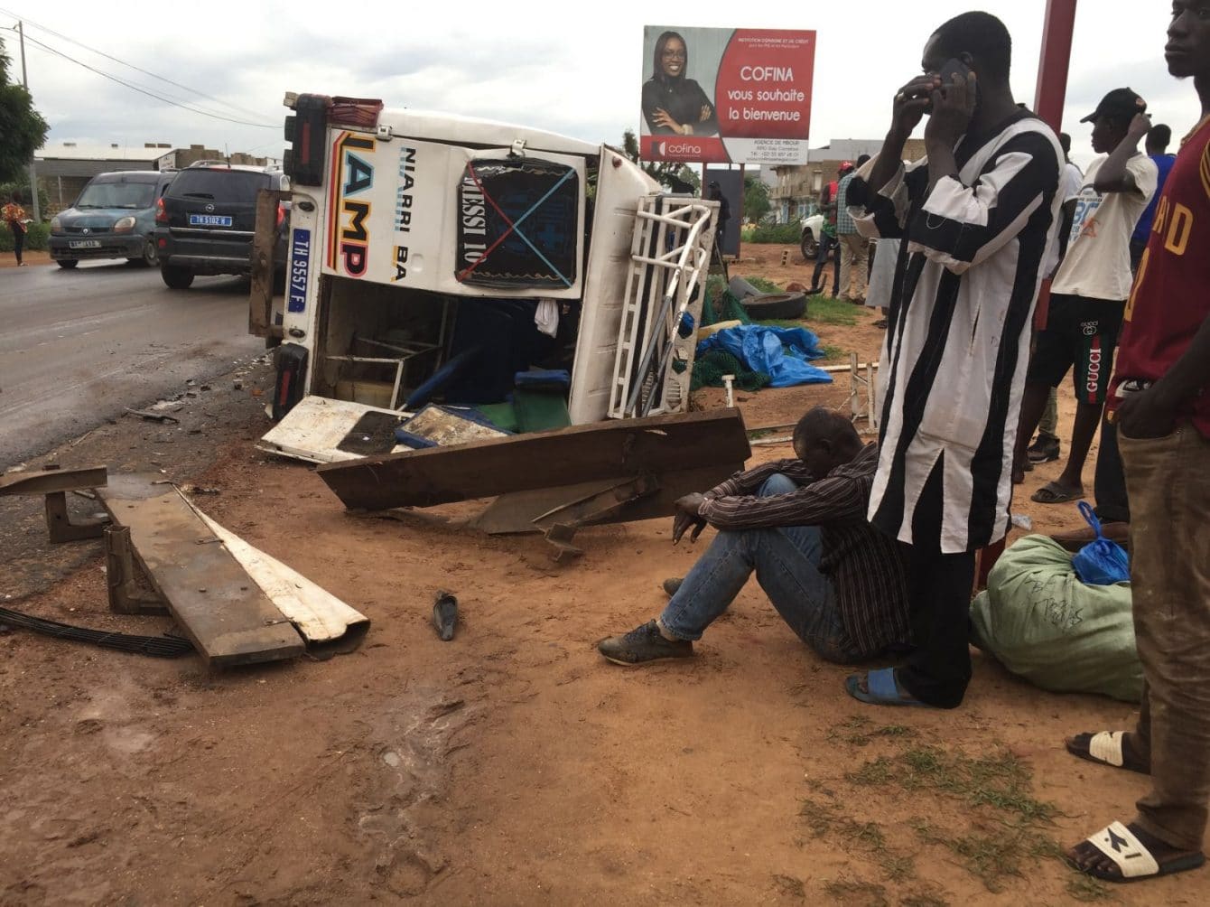 (15 Photos) Mbour : Un car Ndiaga Ndiaye se renverse et fait 15 blessés