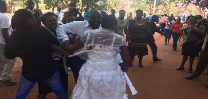 Cette mariée gifle sa belle-mère lors de sa réception de mariage
