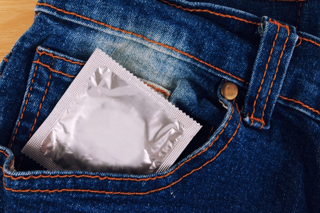 Pourquoi garder un préservatif dans son portefeuille ou sa poche comporte des risques?