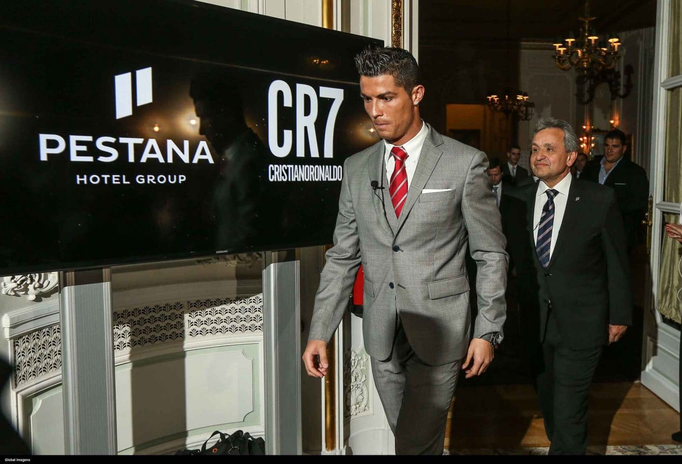 Foot : Cristiano Ronaldo s'offre un hôtel de luxe à Paris