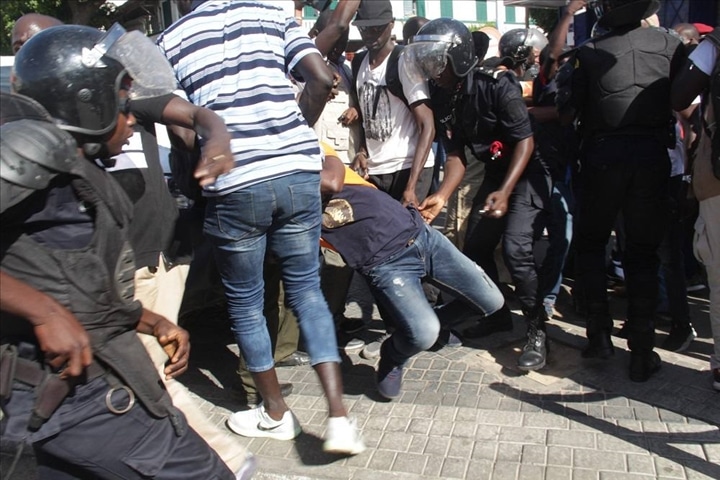 Sit-in du Frn : Les munites de l’arrestation des opposants