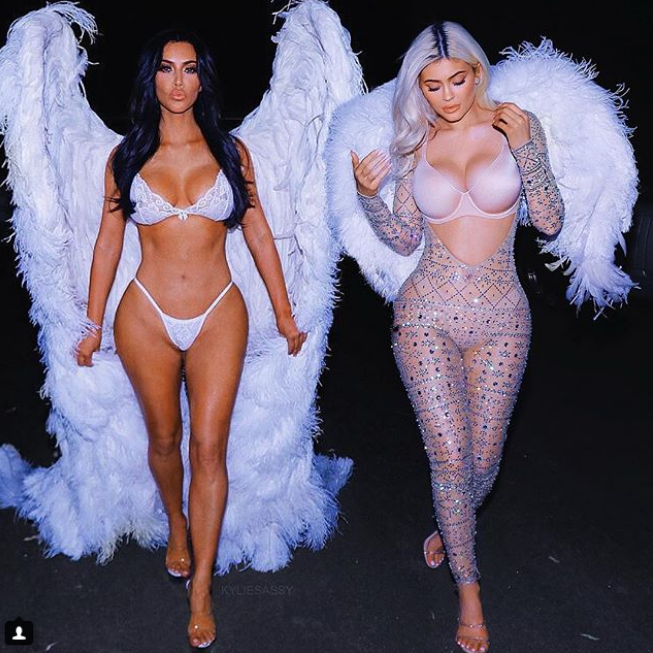 15 photos - Halloween : Kim Kardashian et Kylie Jenner, les "anges" d'un soir