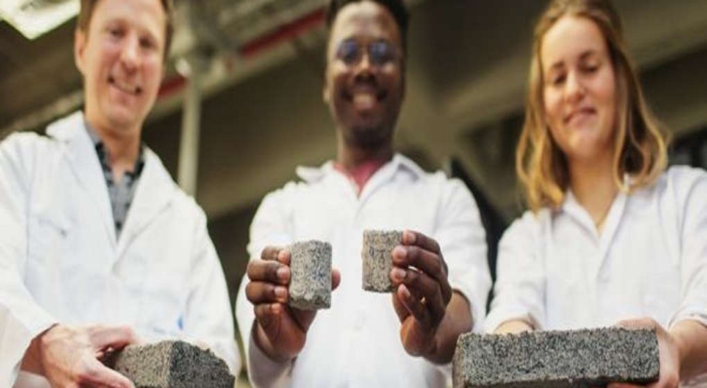 Afrique du Sud : des étudiants fabriquent des “briques-bio” à base d’urine