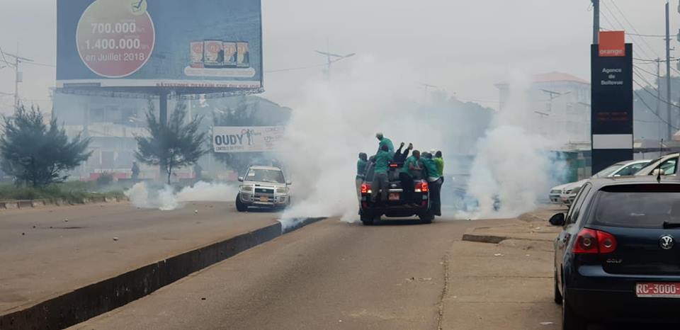 Guinée: un mort et la voiture du chef de l'opposition Cellou Dalein visée par un tir