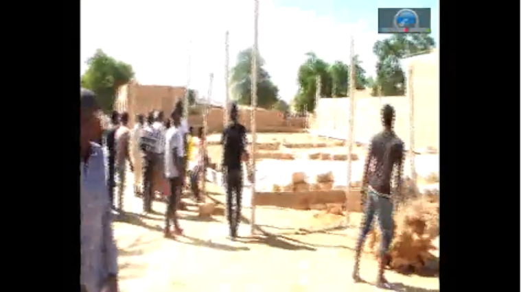 (Vidéo) Conflit foncier à Louga : des populations en colère arrêtent le chantier d’un « Modou-modou » à Médina Salam