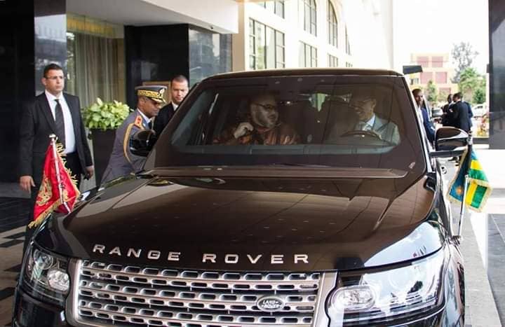 Arrêt sur image: Paul Kagame conduit le roi Mouhammed VI à l'aéroport
