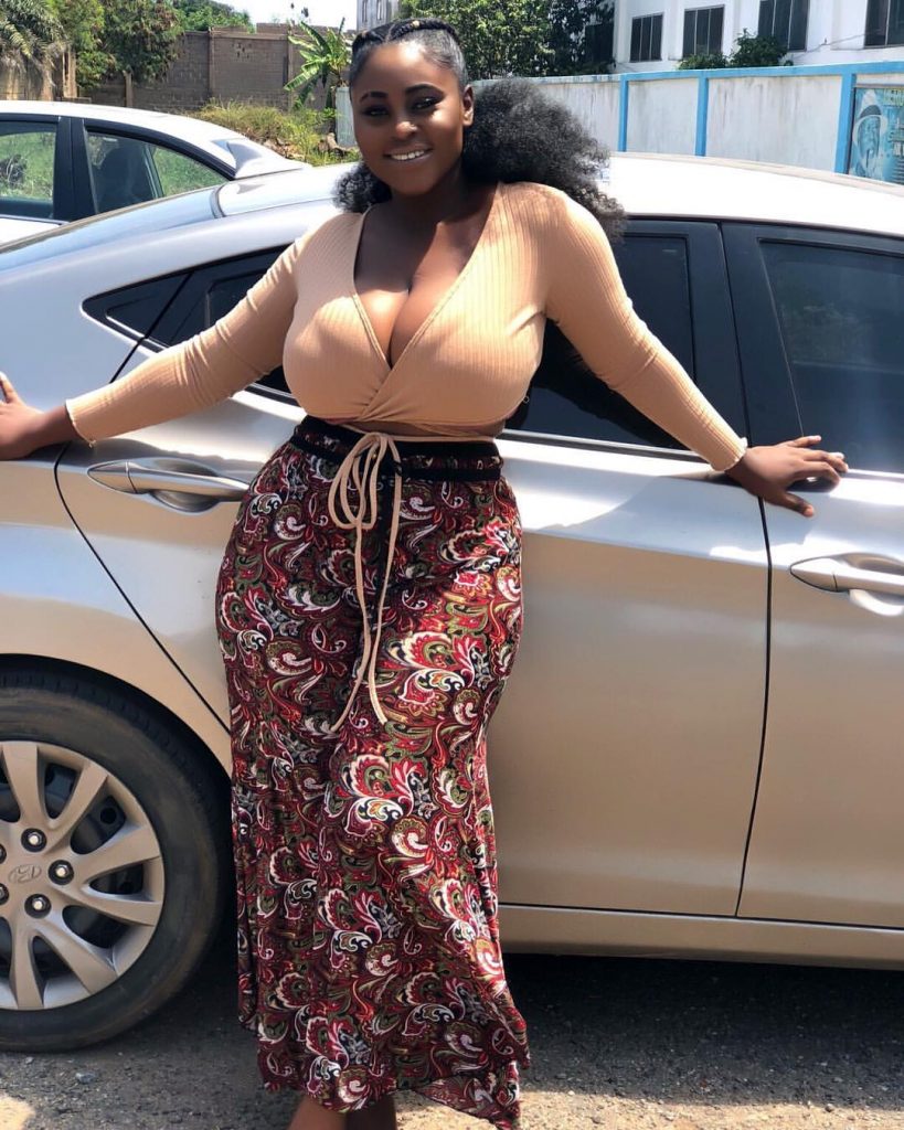 15 photos Afia Ansah, la plus belle poitrine du Ghana Senegal7