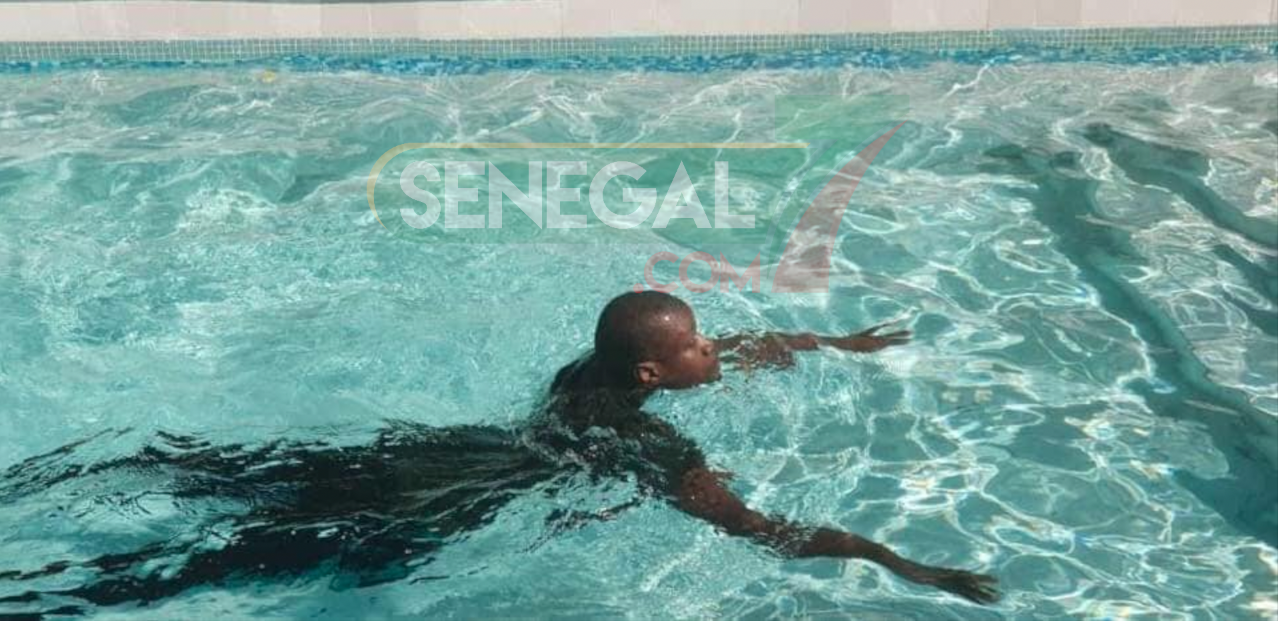 04 Photos: Ousmane Sonko se détend à la piscine