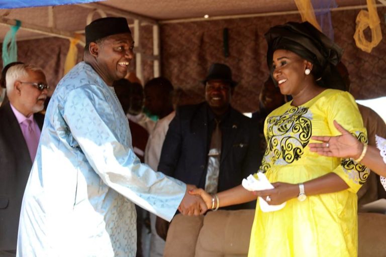 ( 09 Photos ) Gambie: La complicité entre Adama Barrow et sa « NIAREEL » Sarjo Mballow