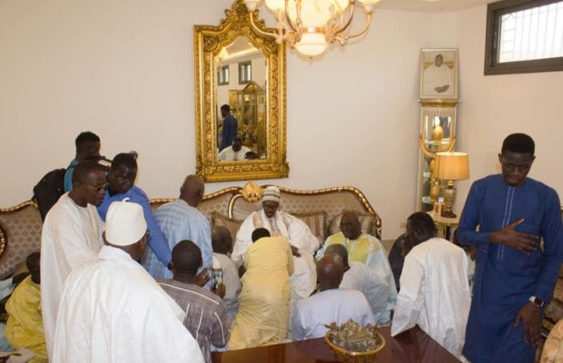 ( 31 PHOTOS ) Visite de Serigne Bass Abdou Khadr chez Le Milliardaire Babacar Ngom