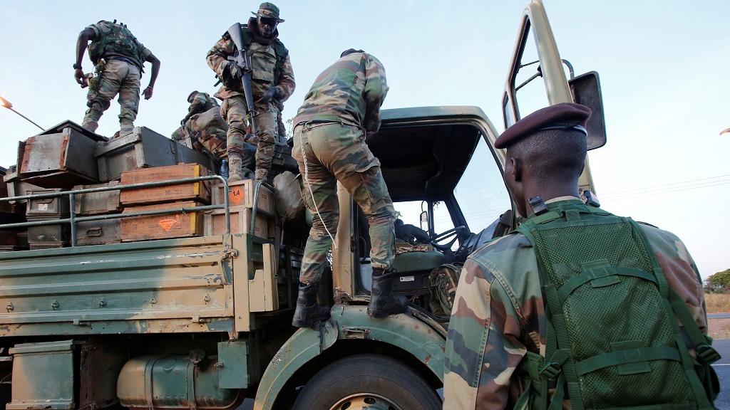 Gambie : Arrêté avec un container d’armes, El hadji Diawara déclare avoir l’aval des autorités