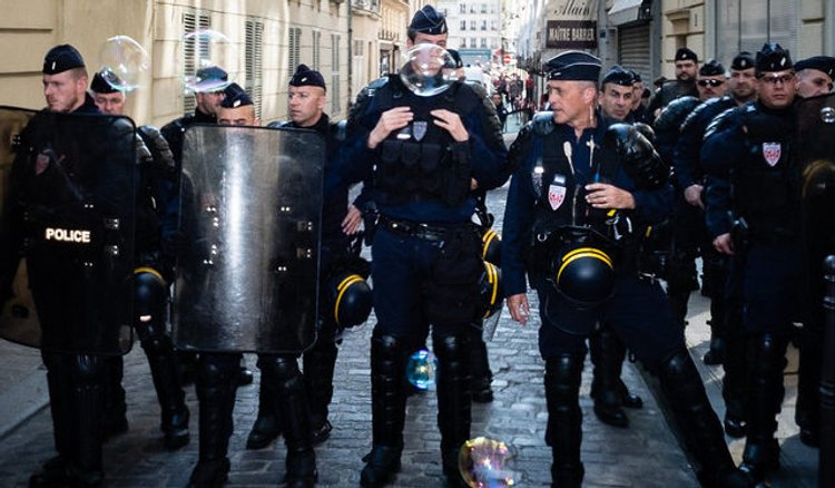 "Gilets jaunes": La police s'attend à plus de radicalisation, samedi