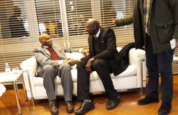 (05 Photos) Abdoulaye Wade est juste de passage à paris pour…