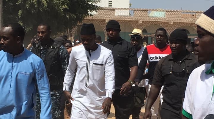 (03 Photos) Le candidat Ousmane Sonko à la mosquée de Keur Massar pour la prière du vendredi