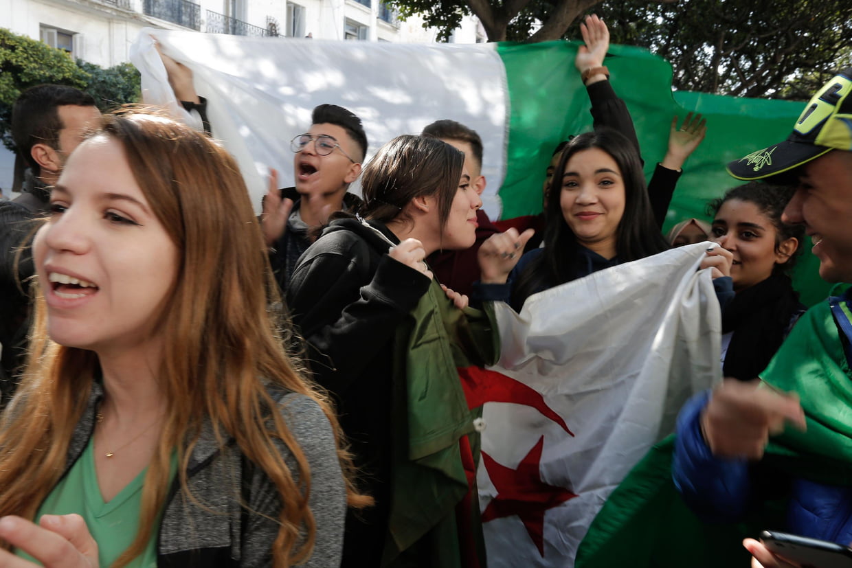 Algérie: Les protestataires ne décolèrent pas en dépit de la promesse de Boutéflika
