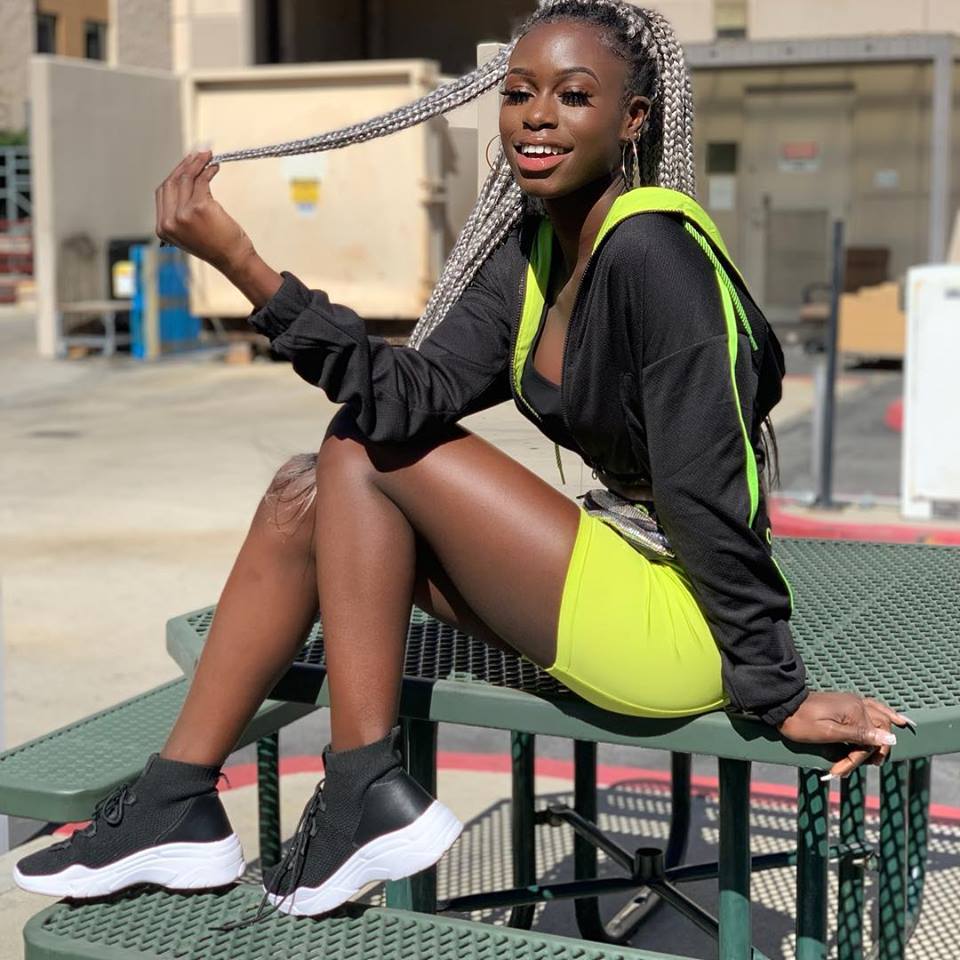 10 Photos - Mame Diarra de Sen Petit Gallé, toute séduisante, s’affiche avec des tenues ultra S*xy