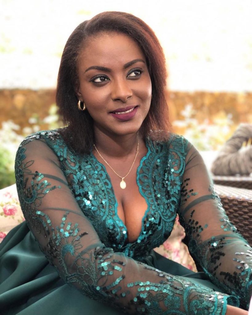 15 PHOTOS - 100% naturelle, Halima Gadji fait des ravages avec sa beauté fatale