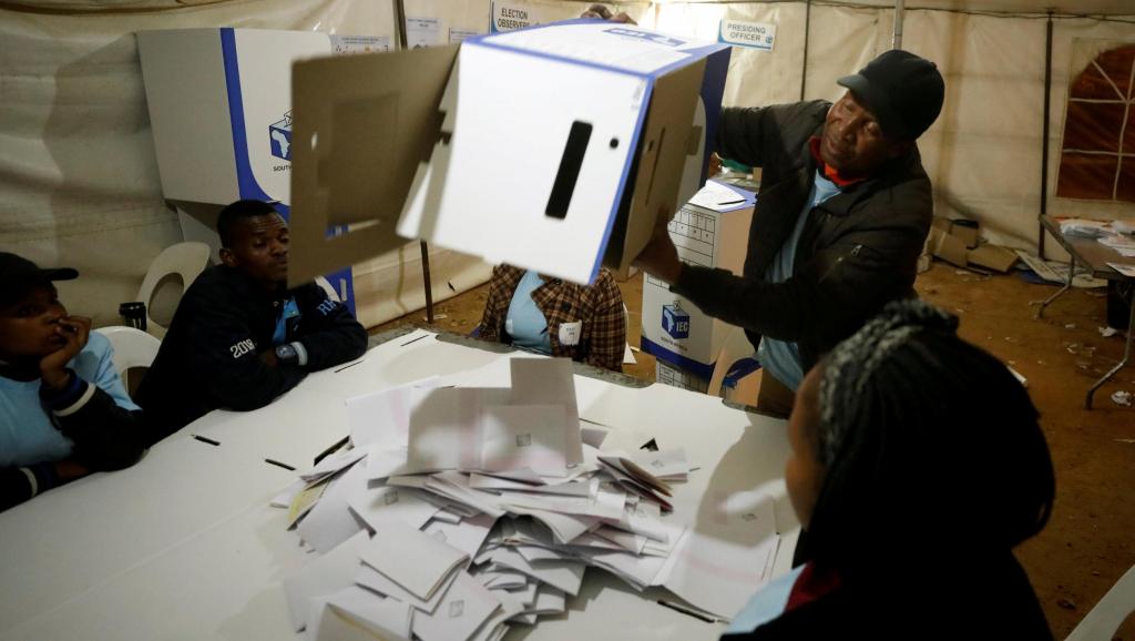 Élections en Afrique du Sud: l’ANC en tête selon les premiers résultats partiels