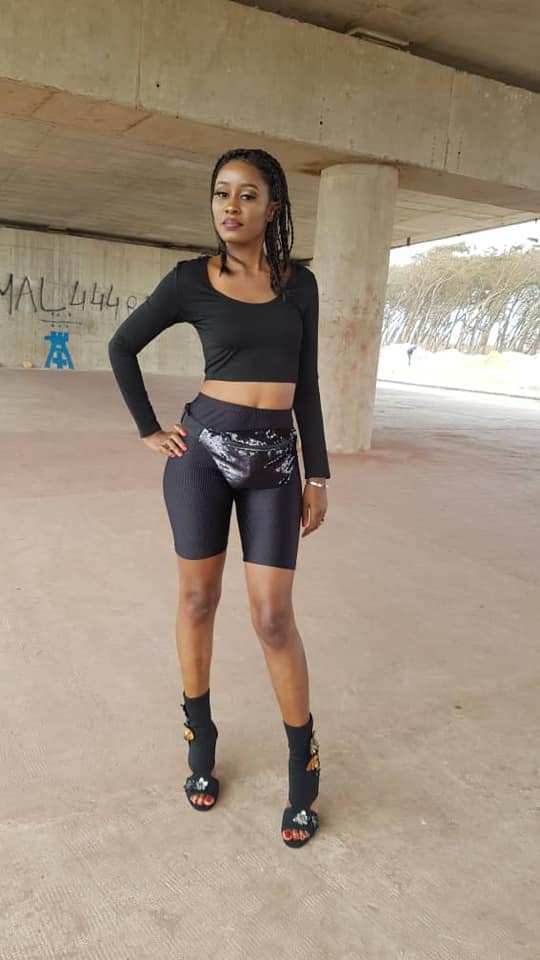 Queen Biz ose encore et nous montre presque tout (images)