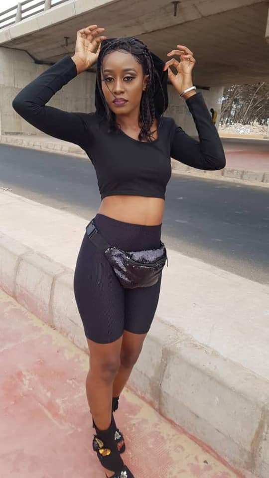 Queen Biz ose encore et nous montre presque tout (images)