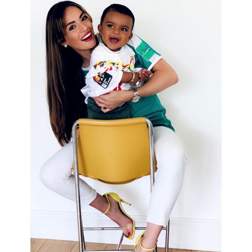 (03 Photos) A la découverte de Pauline l'épouse de Gana Gueye, toujours aussi souriante avec son fils