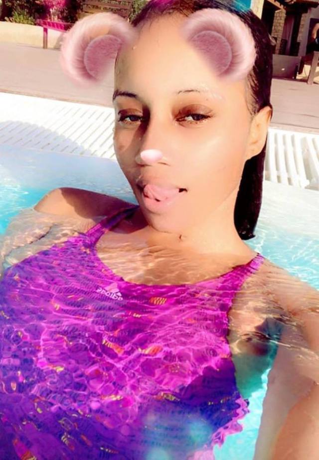 (Photos) Kawteef : Les nouveaux clichés torrides de Sasha Caramel font jaser la toile