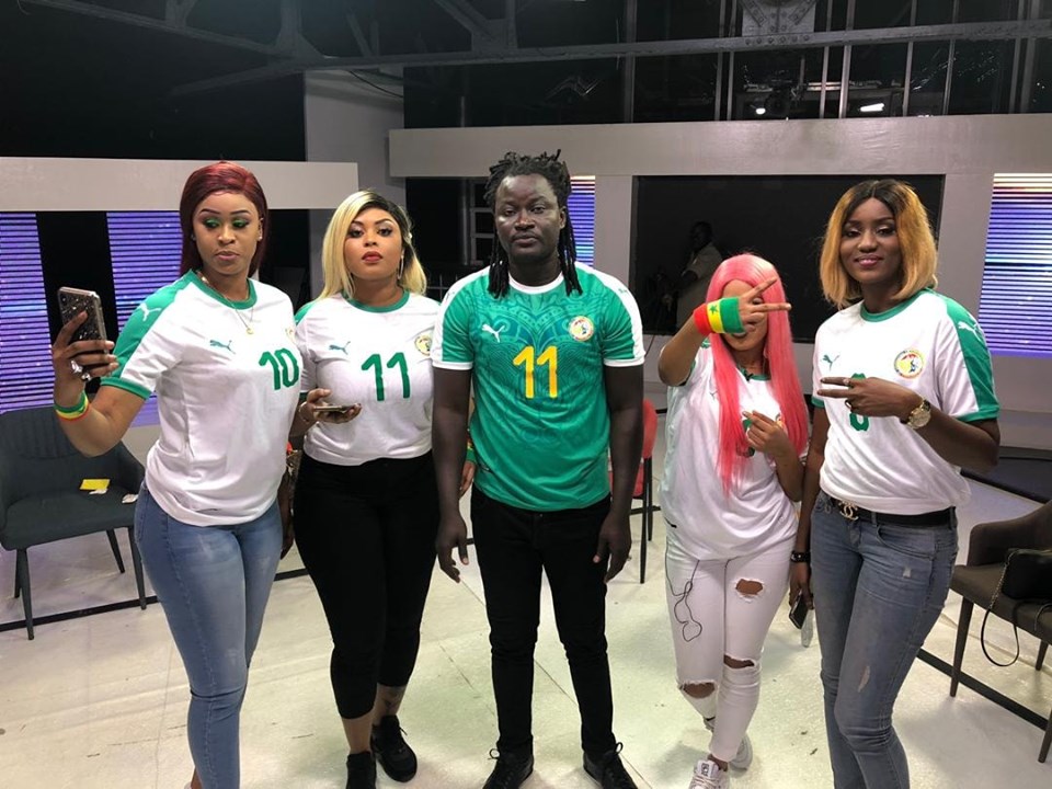 10 Photos : Les animateurs de “Vous et Nous” soutiennent les lions